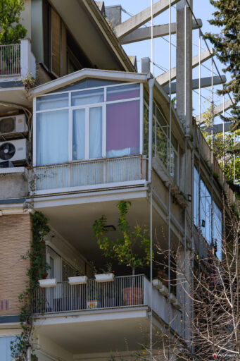 Palazzina in Via Luciani a Roma. Progetto dell'architetto Venturino Ventura. Fotografie © Archweb.com