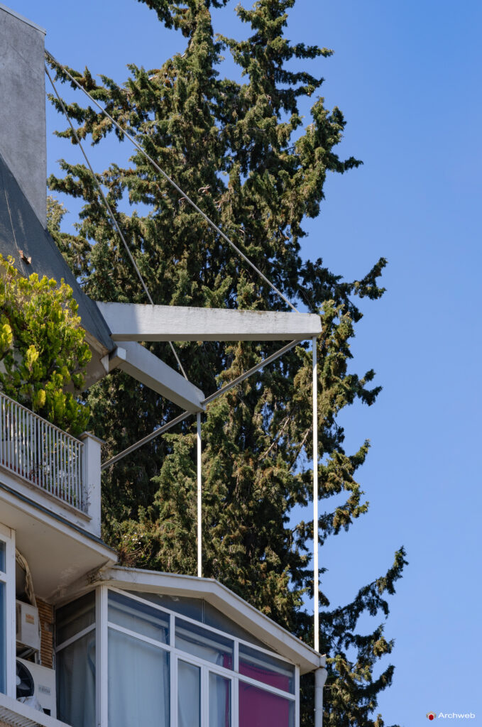 Palazzina in Via Luciani a Roma. Progetto dell'architetto Venturino Ventura. Fotografie © Archweb.com