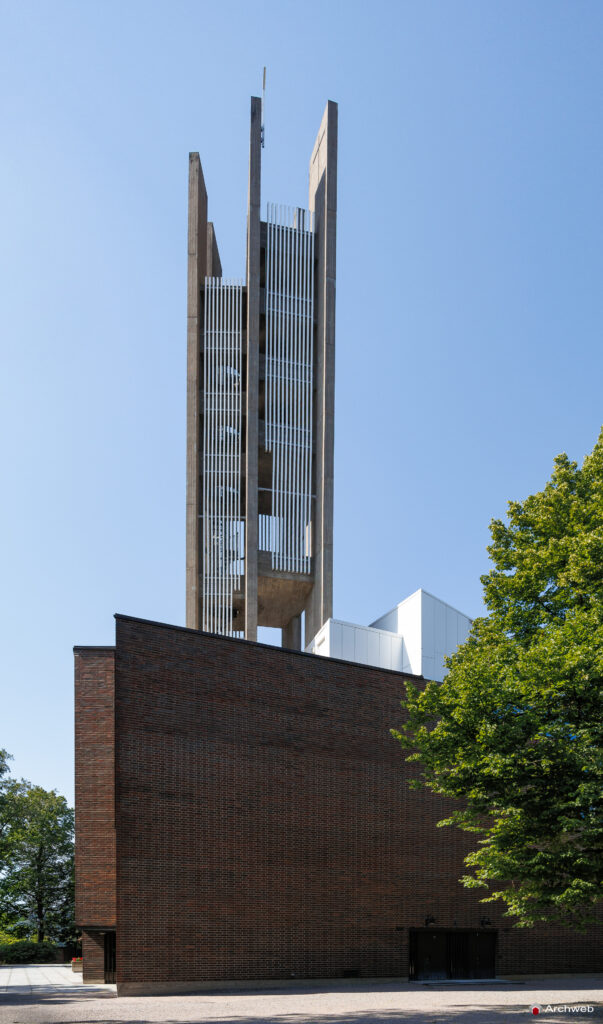 Chiesa della Croce a Lahti di Alvar Aalto. Fotografie © Archweb.com