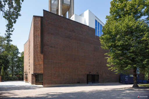 Chiesa della Croce a Lahti di Alvar Aalto. Fotografie © Archweb.com