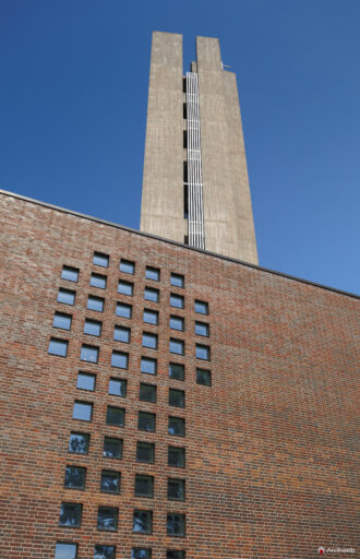 Chiesa della Croce a Lahti di Alvar Aalto. Fotografie © Archweb.com