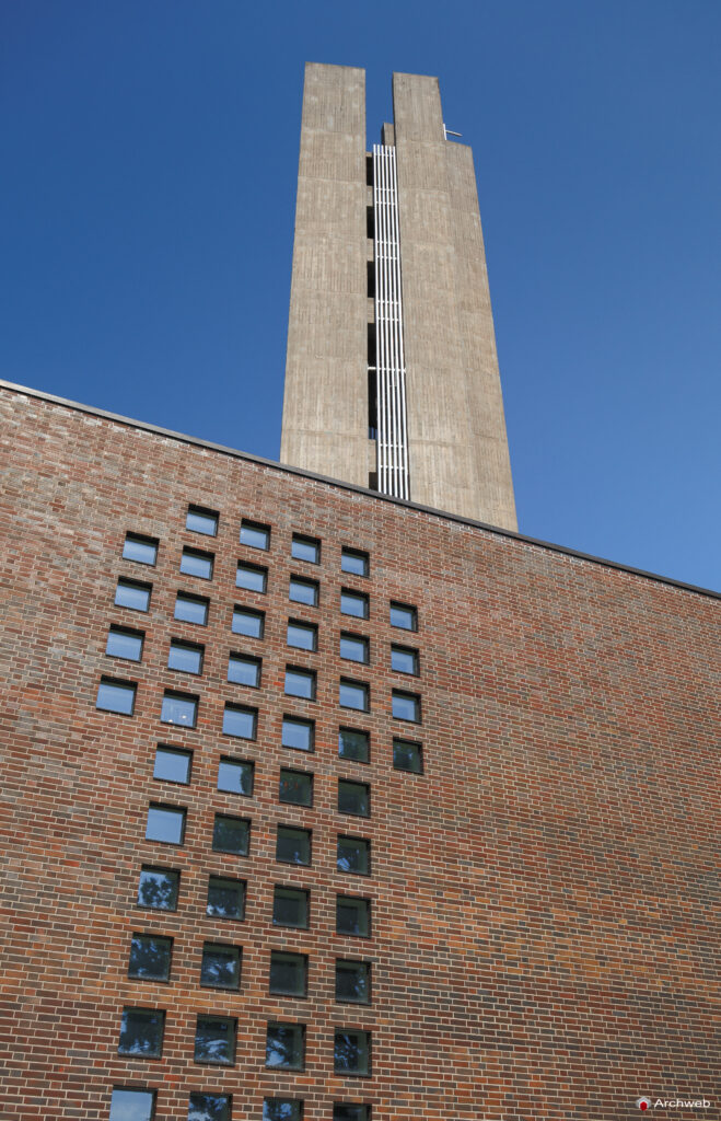 Chiesa della Croce a Lahti di Alvar Aalto. Fotografie © Archweb.com
