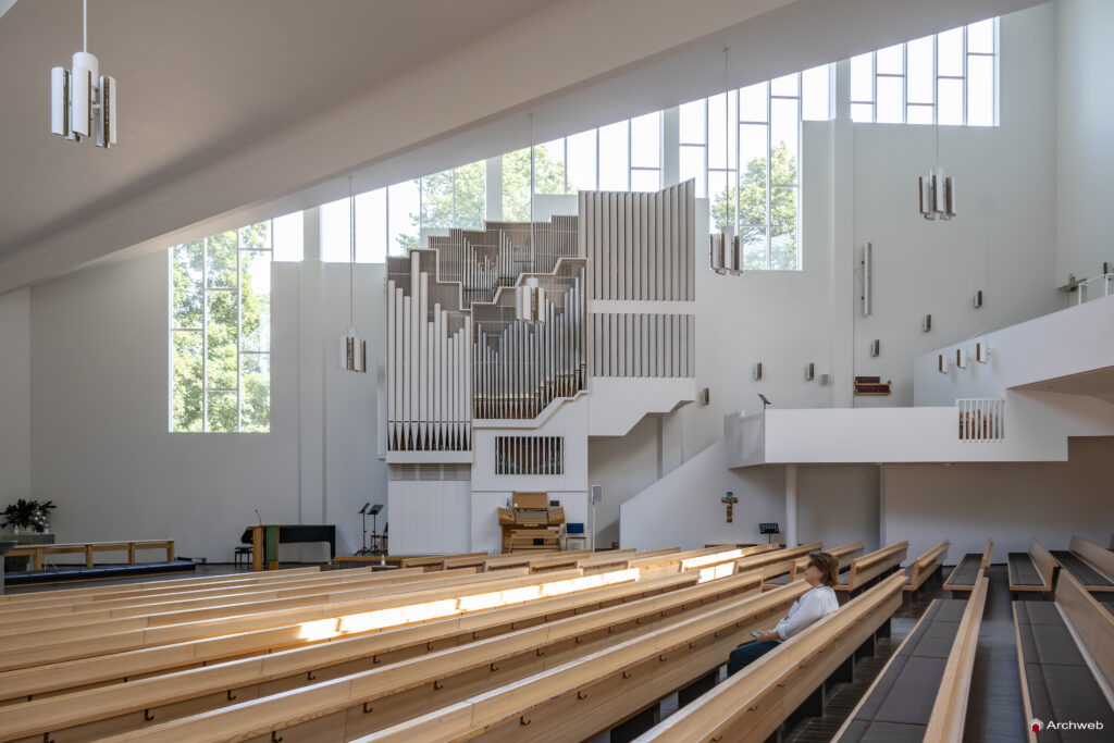 Chiesa della Croce a Lahti di Alvar Aalto. Fotografie © Archweb.com