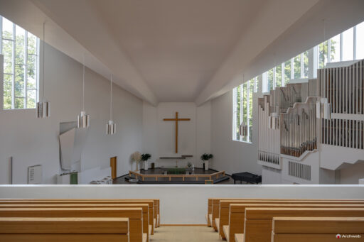 Chiesa della Croce a Lahti di Alvar Aalto. Fotografie © Archweb.com