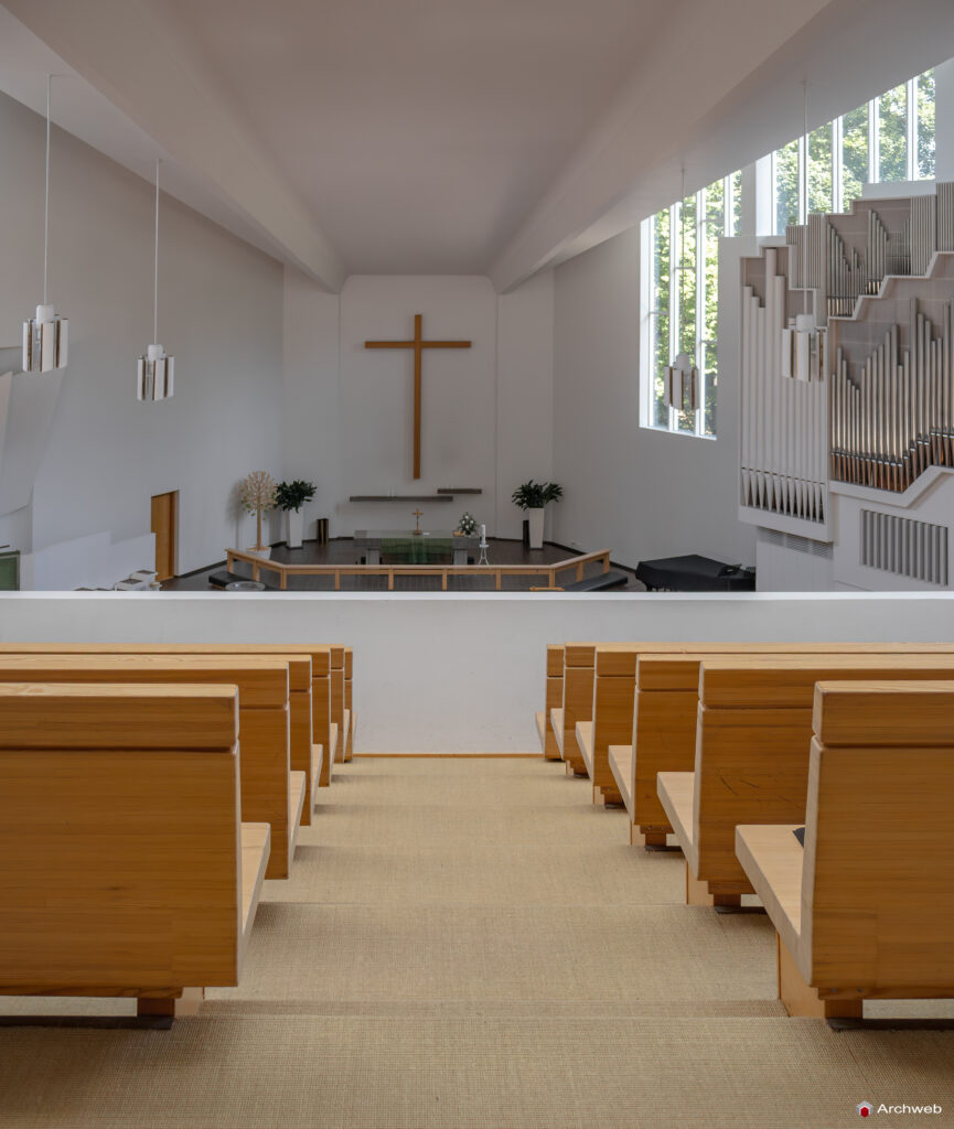 Chiesa della Croce a Lahti di Alvar Aalto. Fotografie © Archweb.com