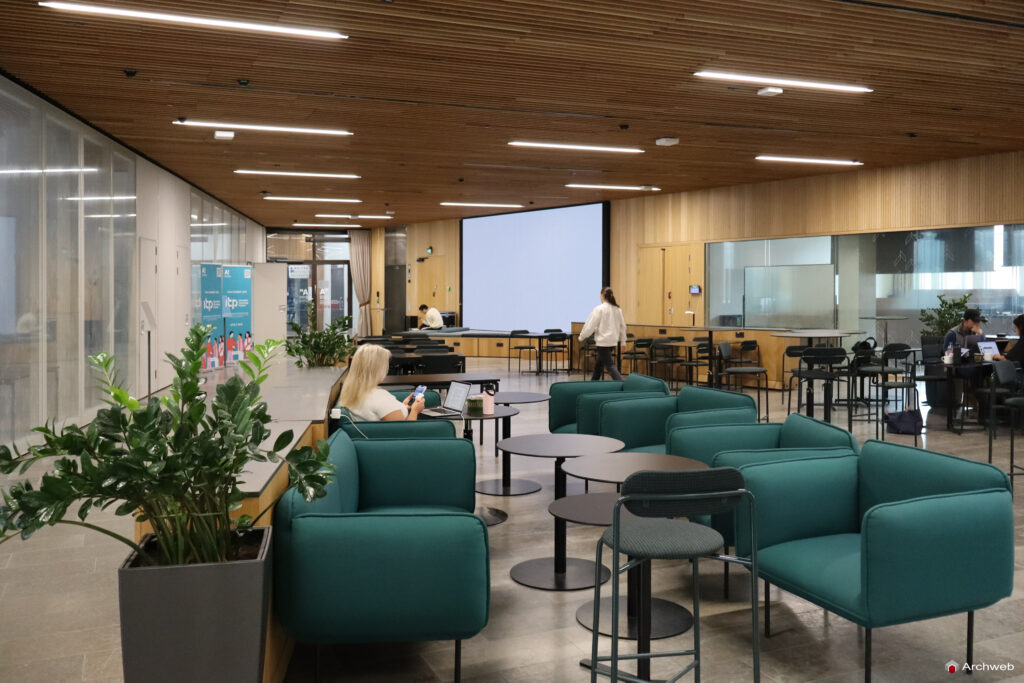Aalto University a Espoo in Finlandia. Fotografie © Archweb.com