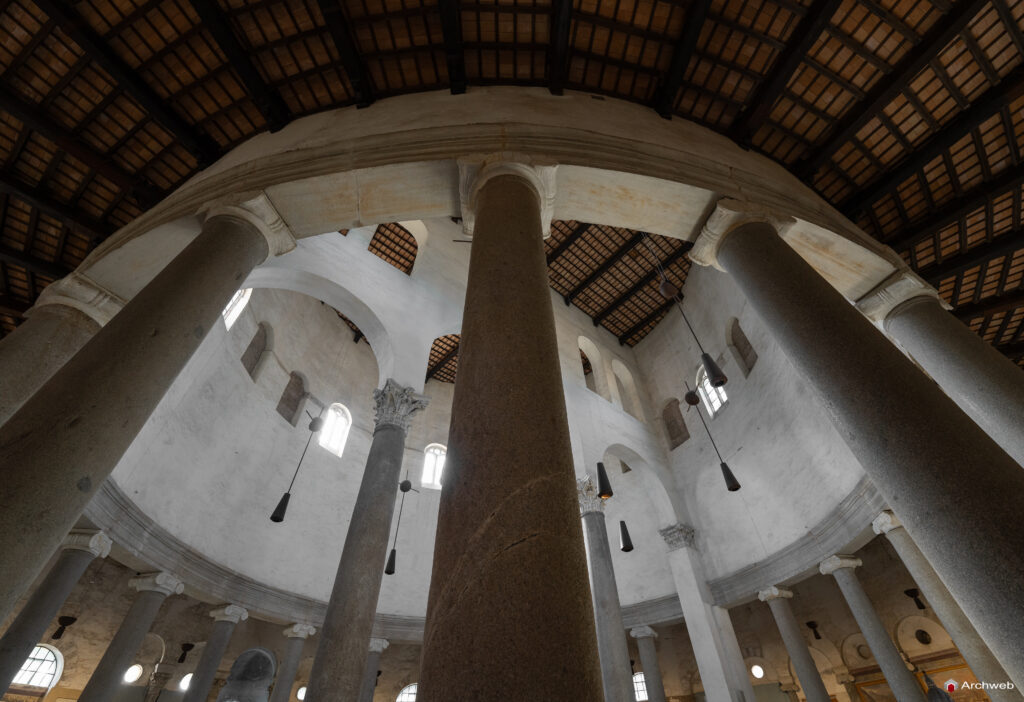 Basilica Santo Stefano Rotondo. Fotografie © Archweb.com