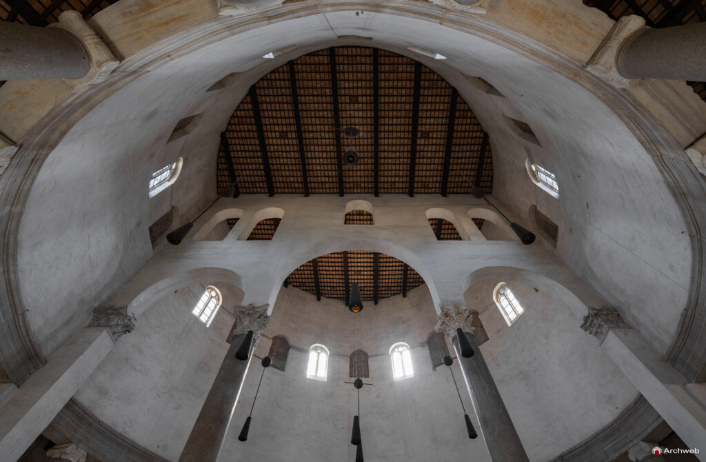 Basilica Santo Stefano Rotondo. Fotografie © Archweb.com