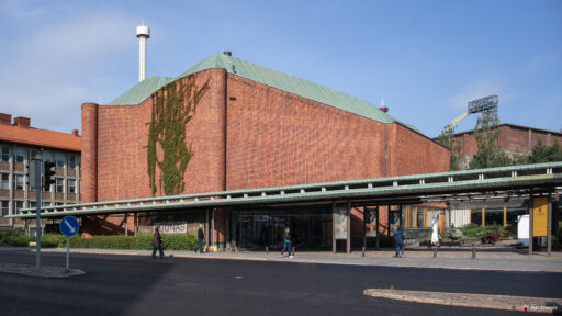 Casa della cultura di Helsinki, Kulttuuritalo, progettata da Alvar Aalto. Fotografie © Archweb.com