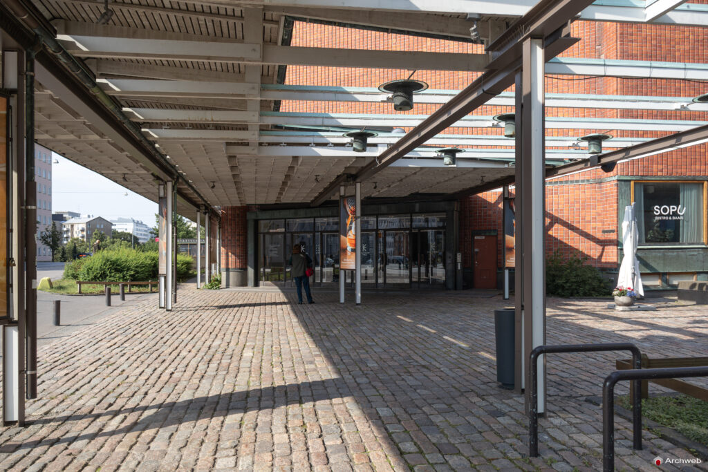 Casa della cultura di Helsinki, Kulttuuritalo, progettata da Alvar Aalto. Fotografie © Archweb.com