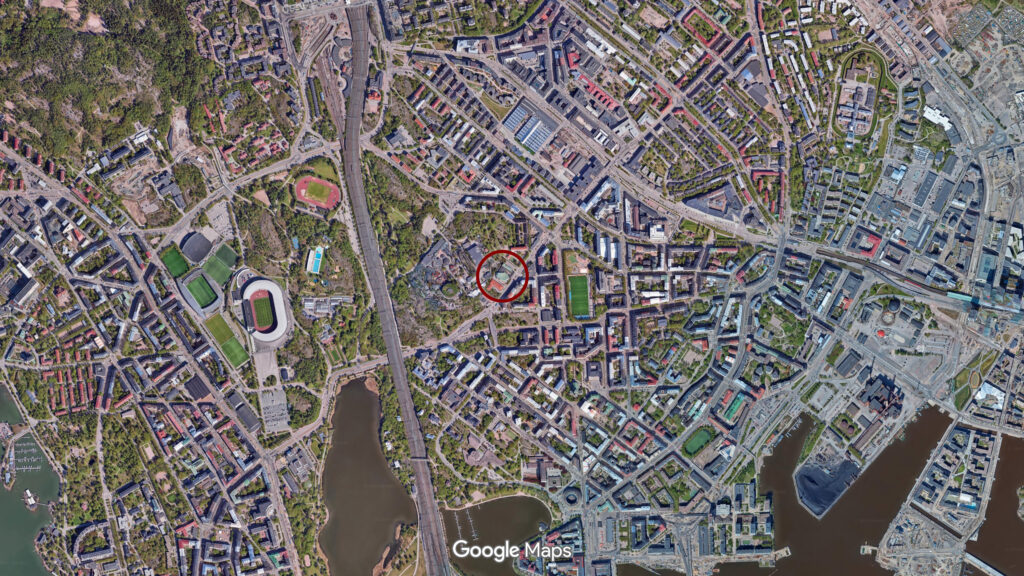 Casa della cultura di Helsinki, Kulttuuritalo, progettata da Alvar Aalto. Fotografie © Google Maps