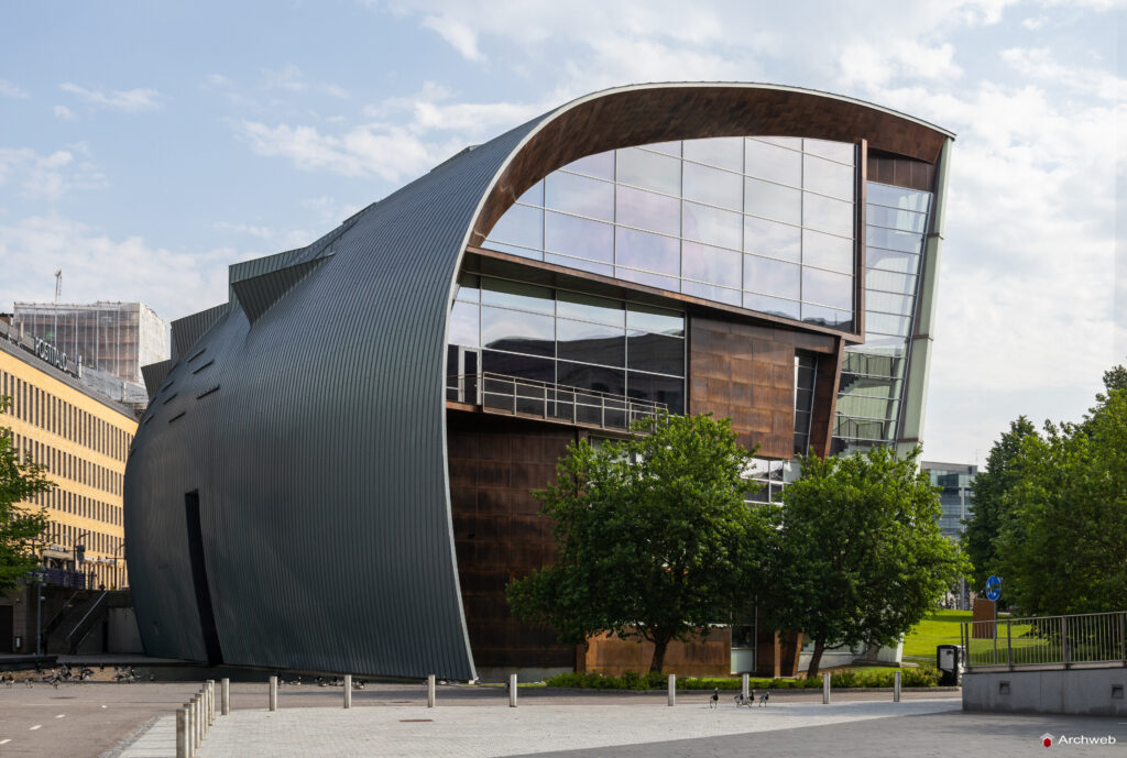 Kiasma, Museo di Arte Contemporanea a Helsinki progettato da Steven Holl. Fotografie © Archweb.com