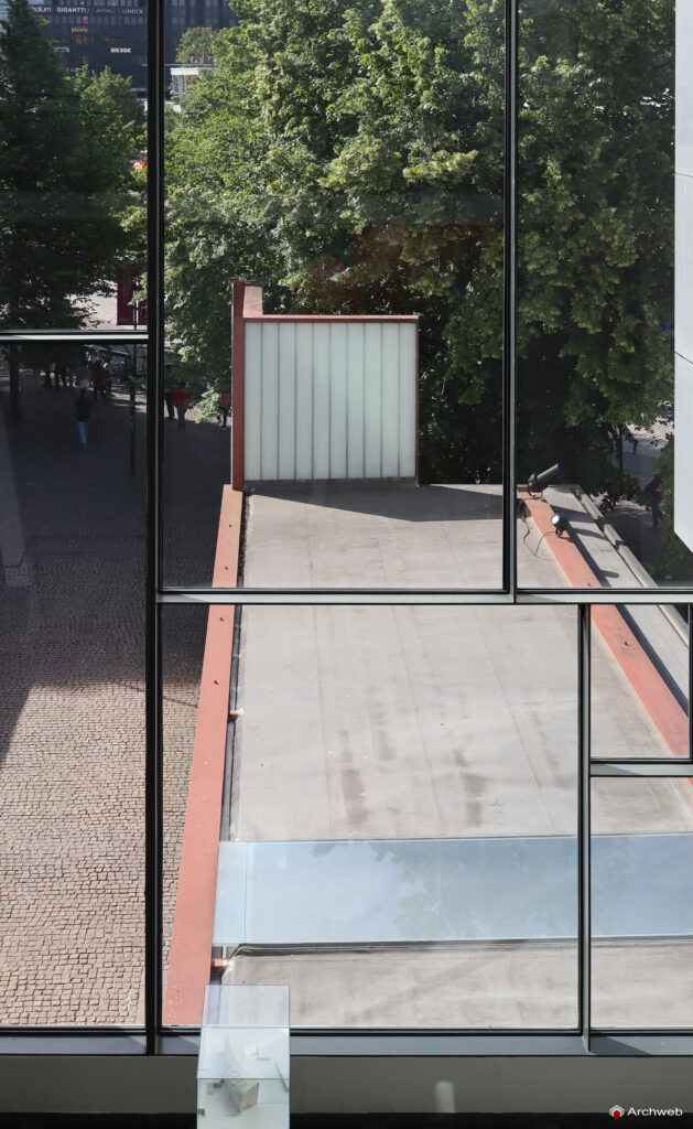 Kiasma, Museo di Arte Contemporanea a Helsinki progettato da Steven Holl. Fotografie © Archweb.com