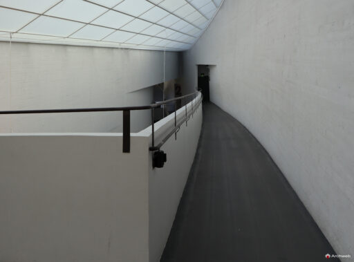 Kiasma, Museo di Arte Contemporanea a Helsinki progettato da Steven Holl. Fotografie © Archweb.com
