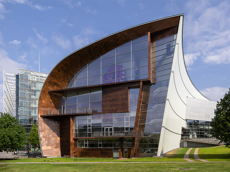 Kiasma, Museo di Arte Contemporanea a Helsinki progettato da Steven Holl. Fotografie © Archweb.com