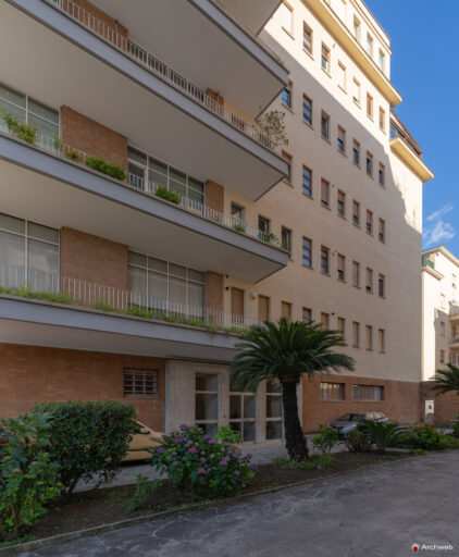 Palazzina in Piazza delle Muse, progettata da Ugo Luccichenti. Fotografie © Archweb.com