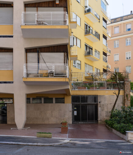 Detail of the Cassiopea building seen from Via Archimede