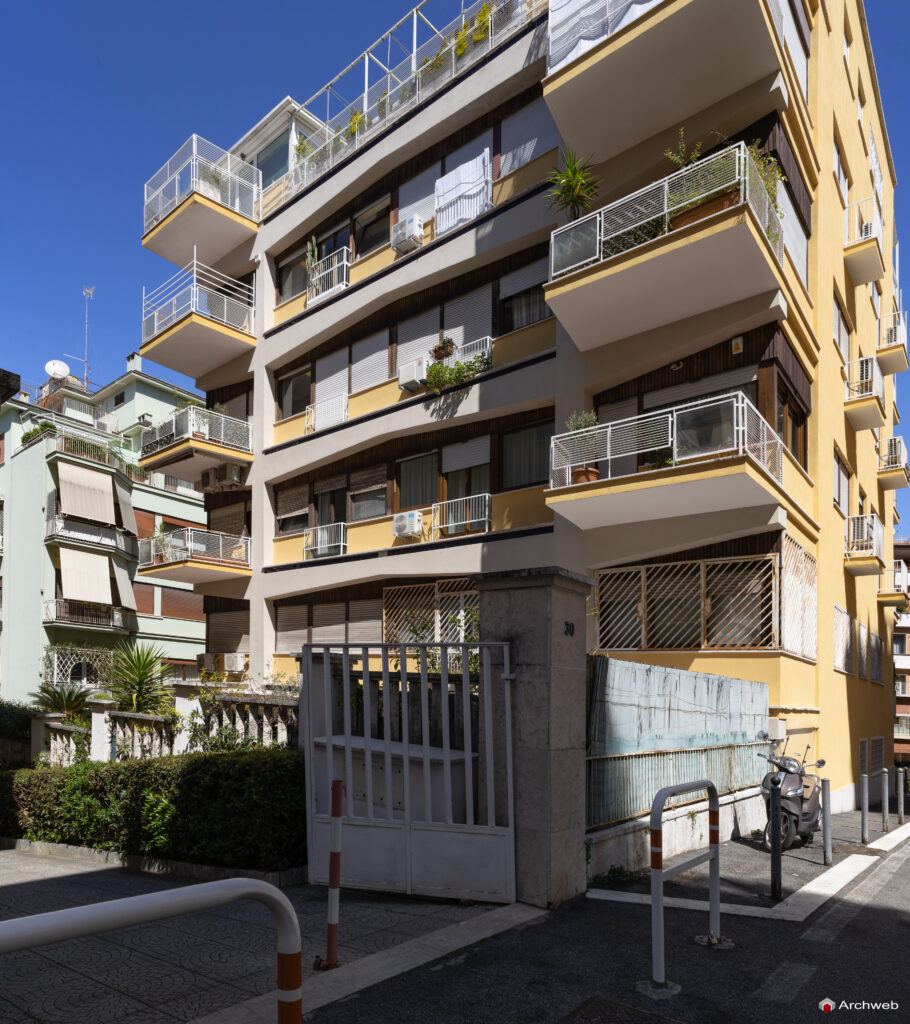 Rear facade of the Cassiopea building; three-quarter view from Via Barnaba Tortolini