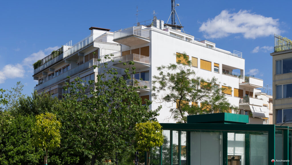 Palazzina in via Tommaso Salvini, progettata dallo studio Monaco-Luccichenti. Fotografie © Archweb.com