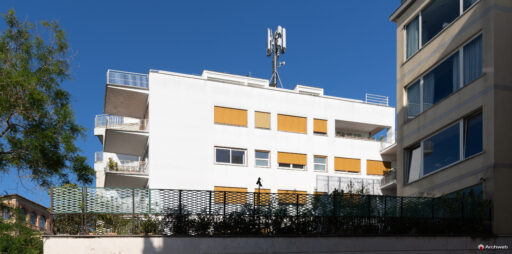 Palazzina in via Tommaso Salvini, progettata dallo studio Monaco-Luccichenti. Fotografie © Archweb.com