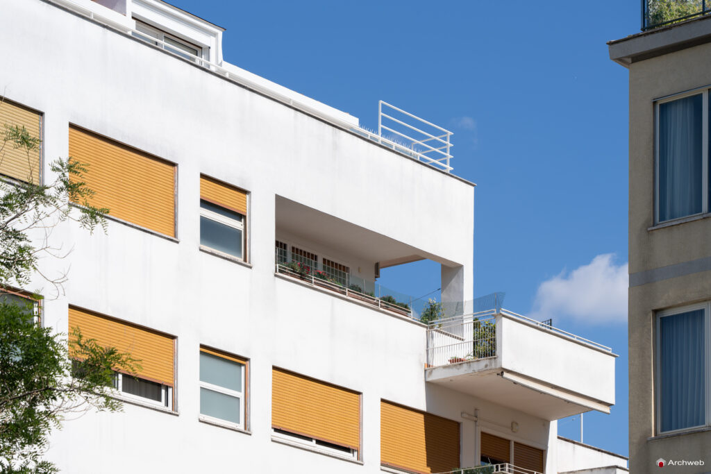 Palazzina in via Tommaso Salvini, progettata dallo studio Monaco-Luccichenti. Fotografie © Archweb.com
