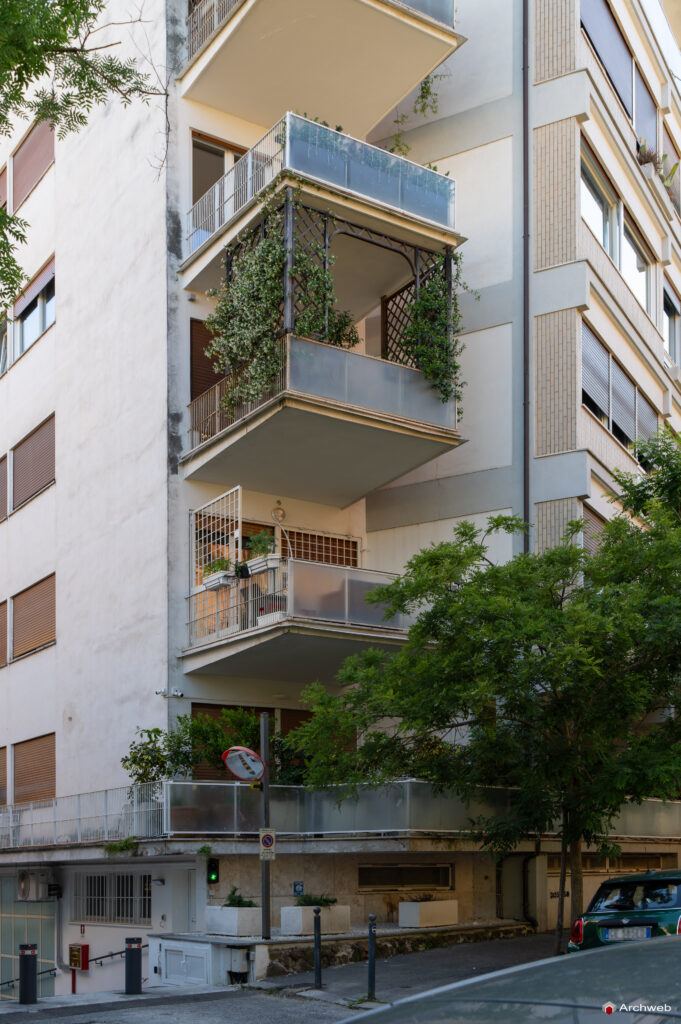 Palazzina in via Tommaso Salvini, progettata dallo studio Monaco-Luccichenti. Fotografie © Archweb.com