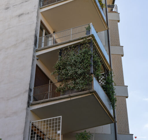 Palazzina in via Tommaso Salvini, progettata dallo studio Monaco-Luccichenti. Fotografie © Archweb.com