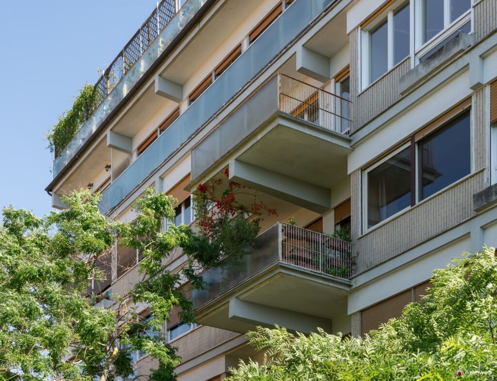 Palazzina in via Tommaso Salvini, progettata dallo studio Monaco-Luccichenti. Fotografie © Archweb.com