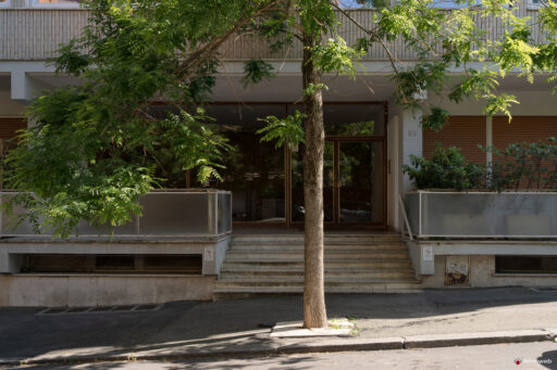 Palazzina in via Tommaso Salvini, progettata dallo studio Monaco-Luccichenti. Fotografie © Archweb.com