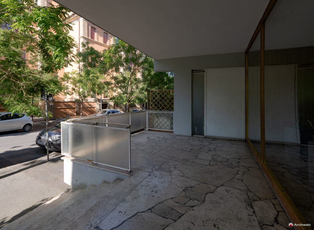 Palazzina in via Tommaso Salvini, progettata dallo studio Monaco-Luccichenti. Fotografie © Archweb.com