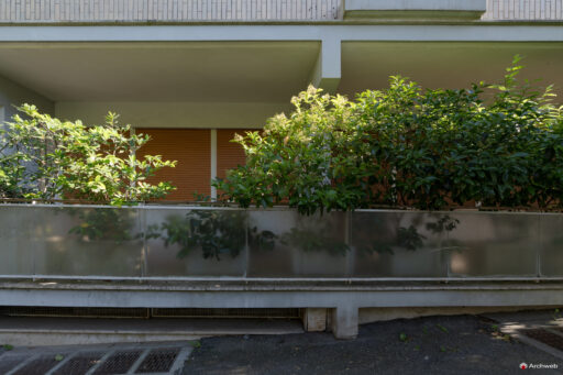 Palazzina in via Tommaso Salvini, progettata dallo studio Monaco-Luccichenti. Fotografie © Archweb.com