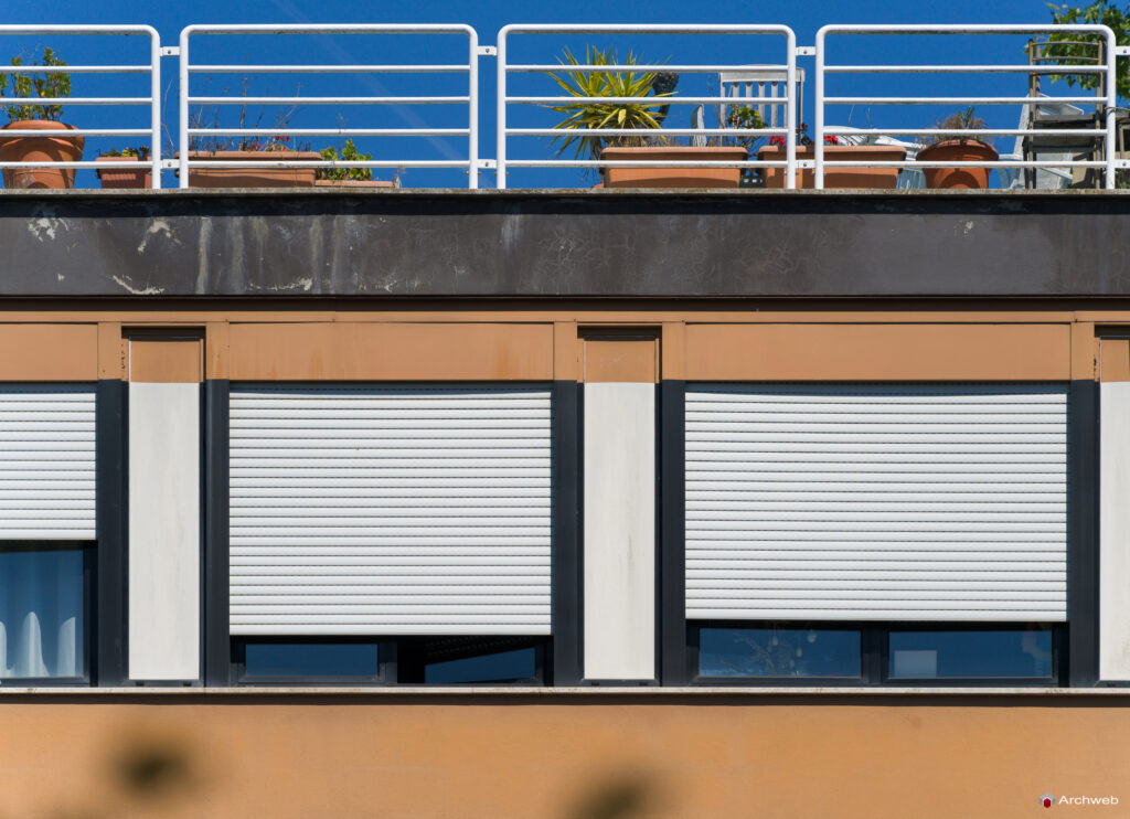 Villino in via Trionfale progettato da Ugo Luccichenti. Fotografie © Archweb.com