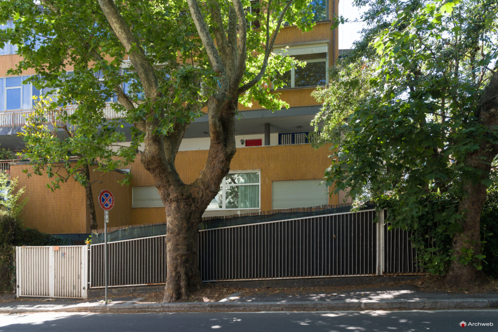 Villino in via Trionfale progettato da Ugo Luccichenti. Fotografie © Archweb.com