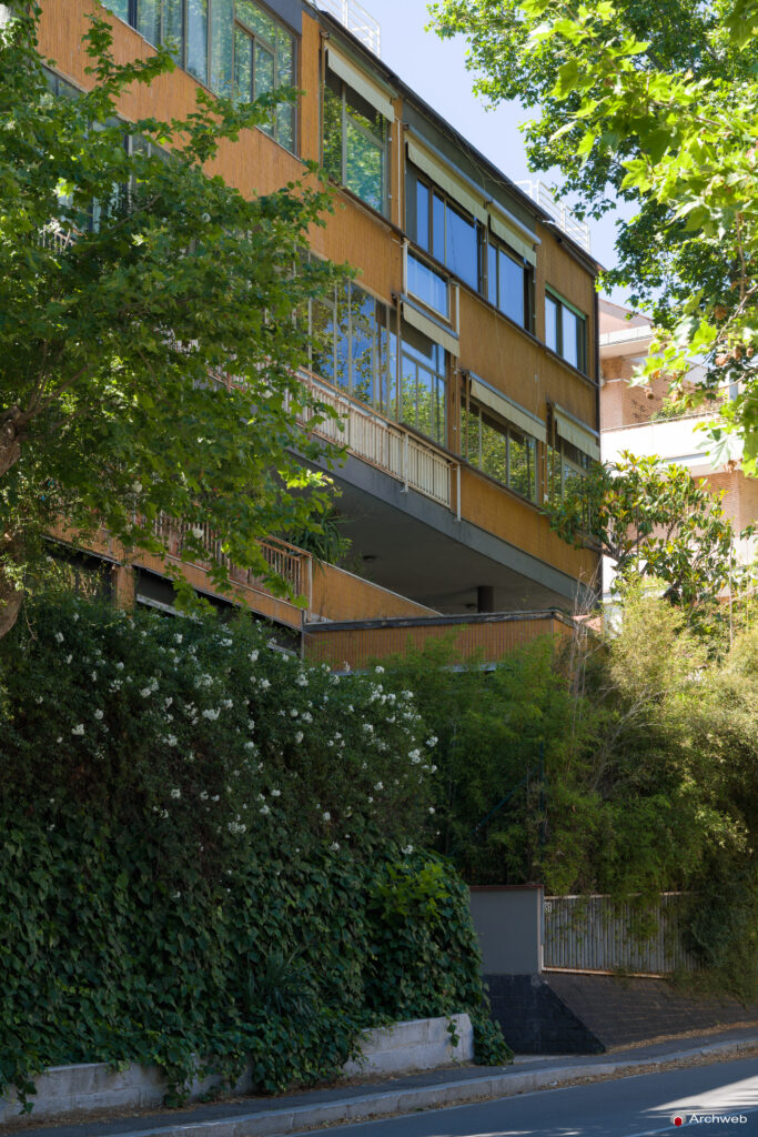 Villino in via Trionfale progettato da Ugo Luccichenti. Fotografie © Archweb.com