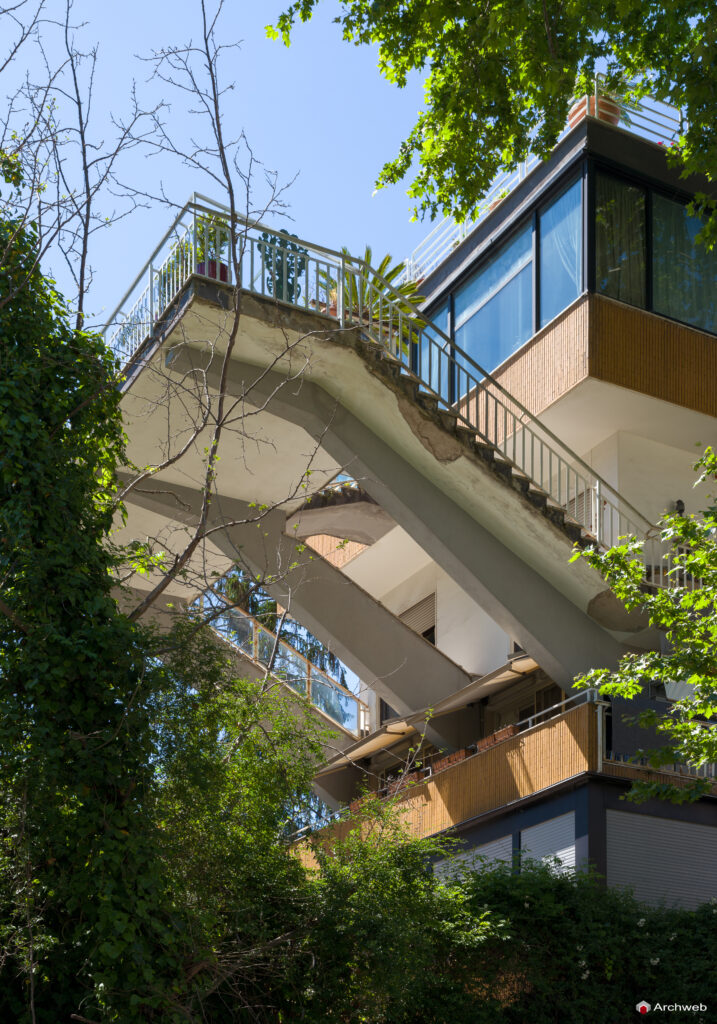 Villino in via Trionfale progettato da Ugo Luccichenti. Fotografie © Archweb.com