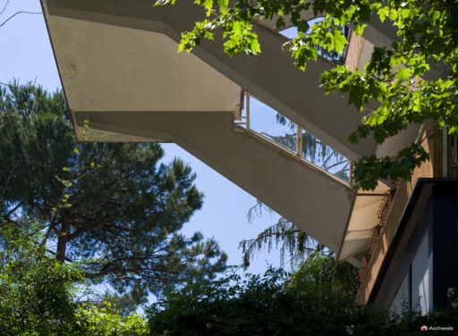 Villino in via Trionfale progettato da Ugo Luccichenti. Fotografie © Archweb.com