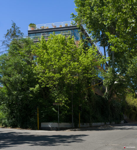 Villino in via Trionfale progettato da Ugo Luccichenti. Fotografie © Archweb.com