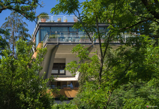 Villino in via Trionfale progettato da Ugo Luccichenti. Fotografie © Archweb.com