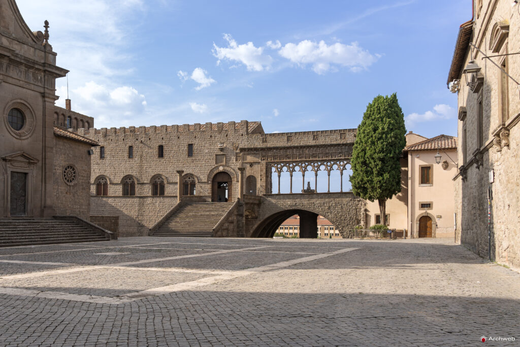 Palazzo dei Papi di Viterbo. Fotografie © Archweb.com