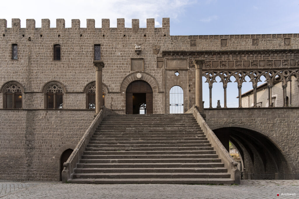 Palazzo dei Papi di Viterbo. Fotografie © Archweb.com