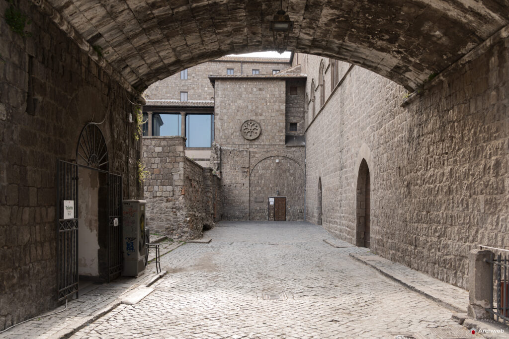Palazzo dei Papi di Viterbo. Fotografie © Archweb.com