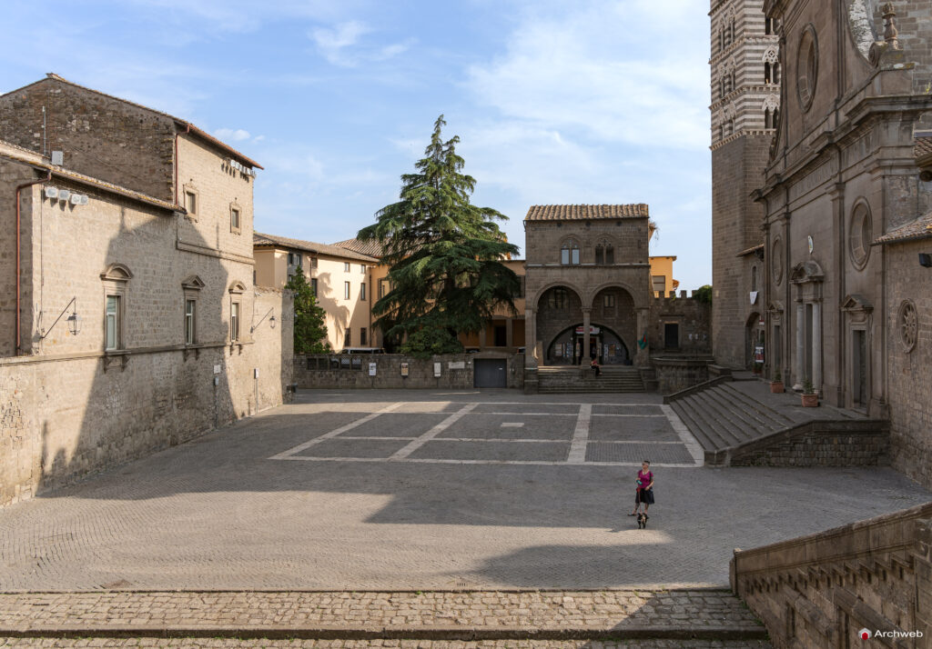 Palazzo dei Papi di Viterbo. Fotografie © Archweb.com
