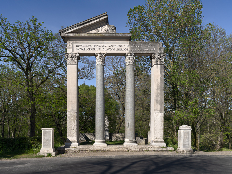Tempio di Antonino e Faustina a Villa Borghese