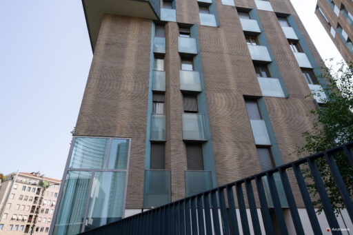 Complesso residenziale Novetredici a Milano nel quartiere Porta Nuova. Fotografie © Archweb.com