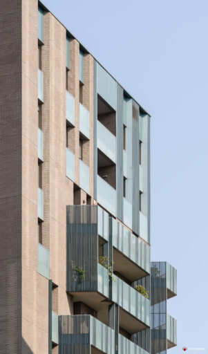 Complesso residenziale Novetredici a Milano nel quartiere Porta Nuova. Fotografie © Archweb.com
