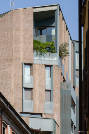 Complesso residenziale Novetredici a Milano nel quartiere Porta Nuova. Fotografie © Archweb.com
