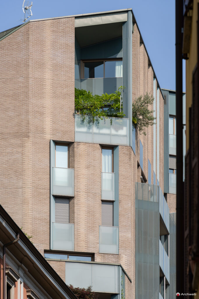 Complesso residenziale Novetredici a Milano nel quartiere Porta Nuova. Fotografie © Archweb.com