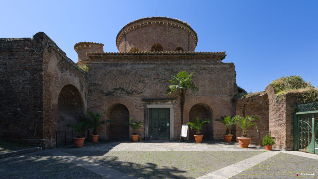 Mausoleo di Santa Costanza, facciata principale