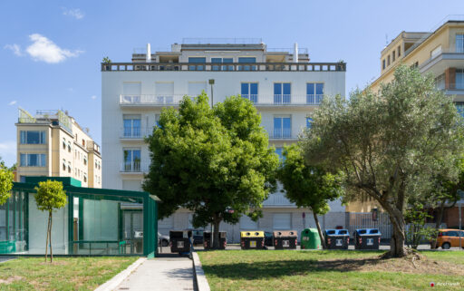 La Palazzina Salvatelli vista da Piazza delle Muse. Fotografie © Archweb.com
