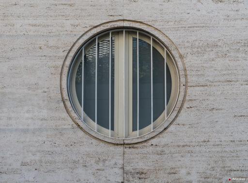 La Palazzina Salvatelli vista dall'angolo tra Piazza delle Muse e via Eleonora Duse. Fotografie © Archweb.com